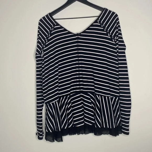 We The Free Black White Striped Peplum Style Top Size Small - Picture 6 of 6